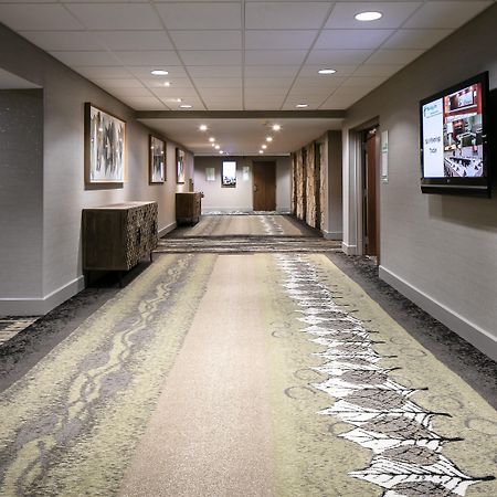 Holiday Inn Hotel & Suites Des Moines-Northwest By Ihg Urbandale Exterior photo
