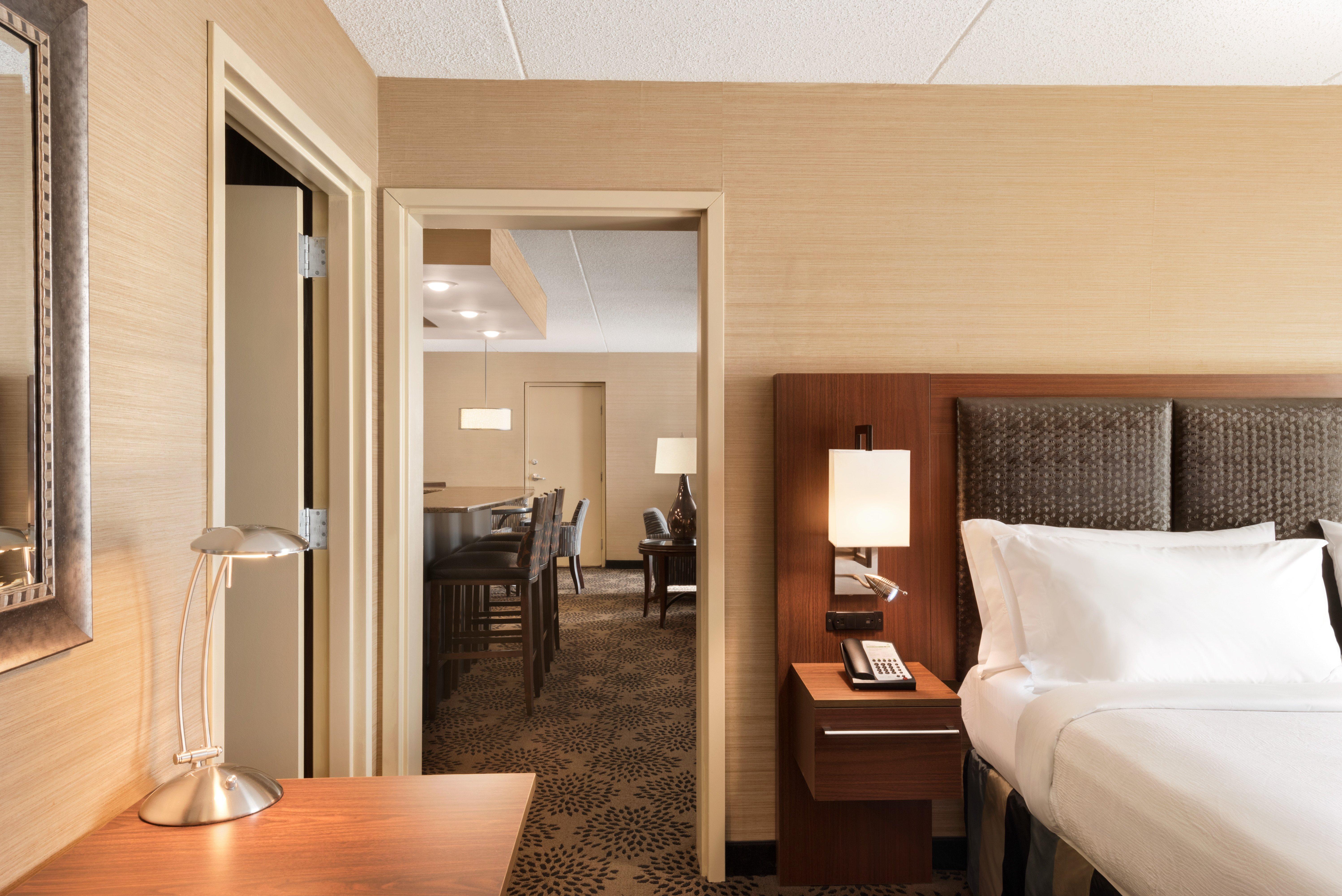 Holiday Inn Hotel & Suites Des Moines-Northwest By Ihg Urbandale Exterior photo
