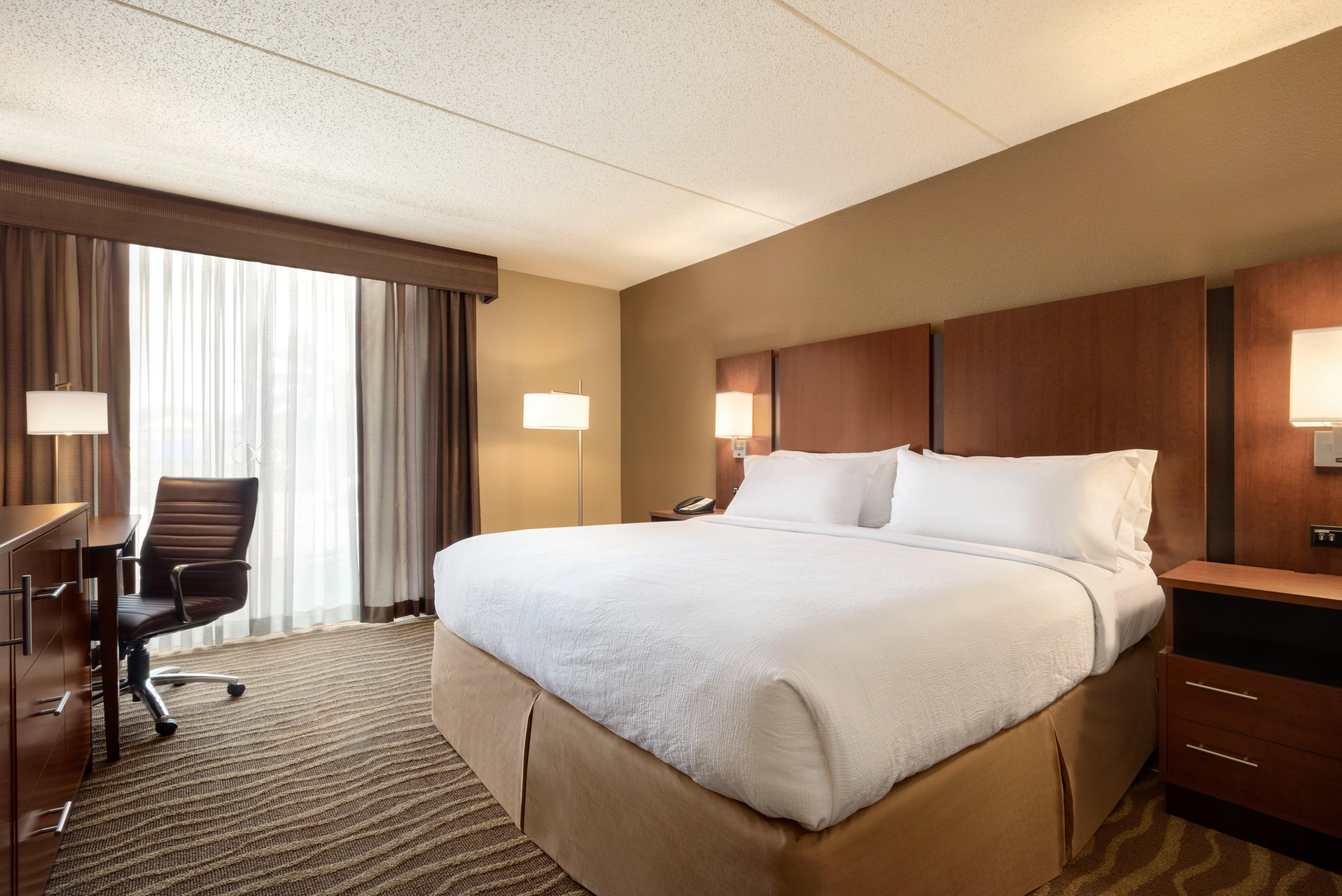 Holiday Inn Hotel & Suites Des Moines-Northwest By Ihg Urbandale Exterior photo