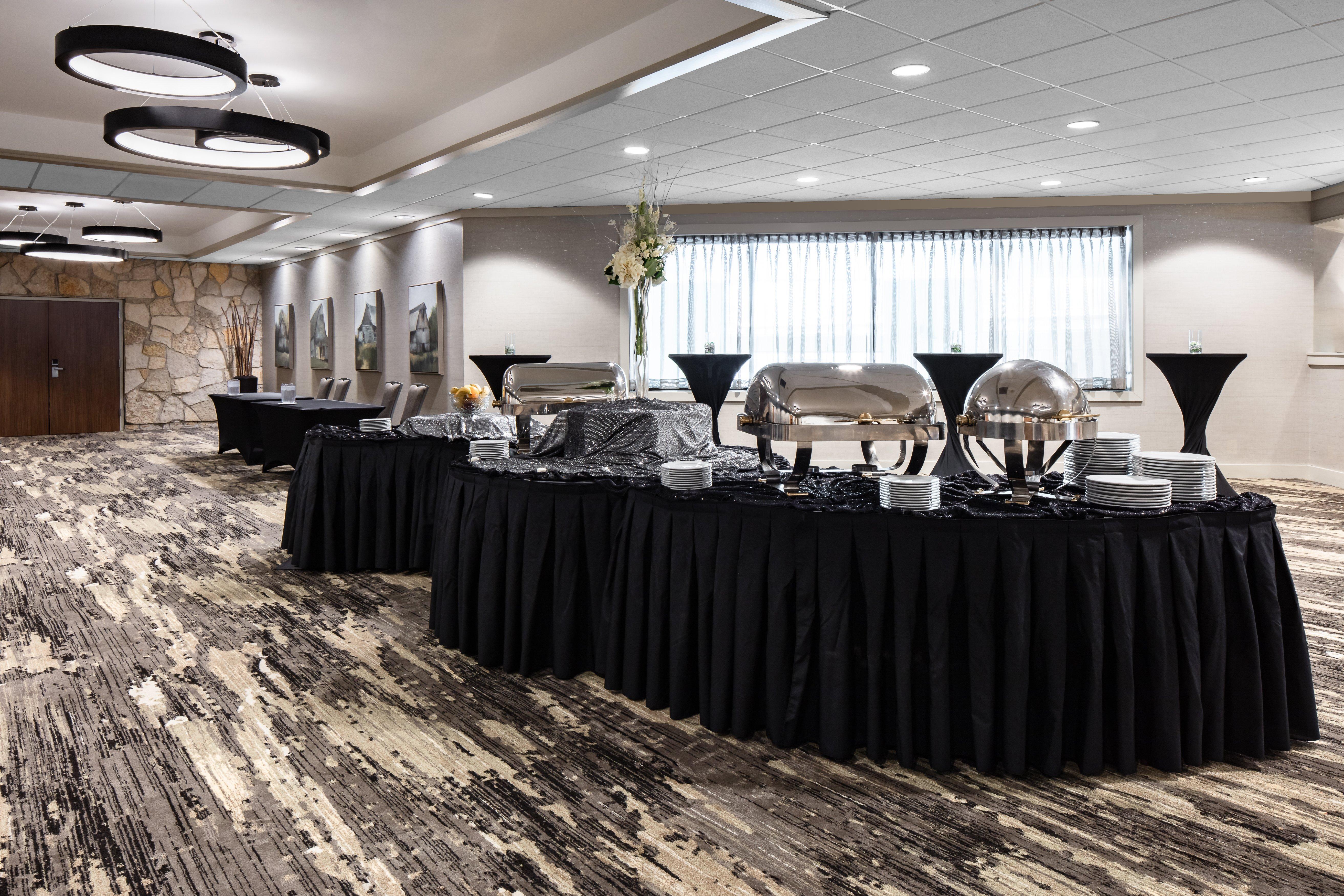 Holiday Inn Hotel & Suites Des Moines-Northwest By Ihg Urbandale Exterior photo